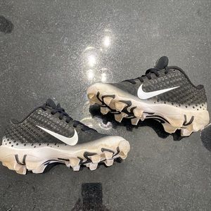 Size 1Y Nike Vapor Baseball cleats